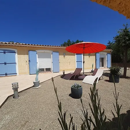 Habitación en casa particular Authentique Mas Avec Piscine En Provence Moissac