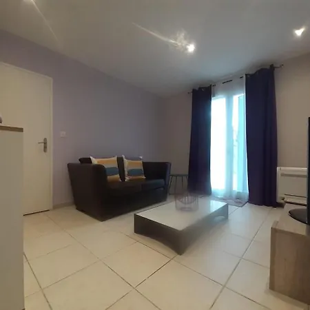 Authentique Mas Avec Piscine En Provence Homestay *